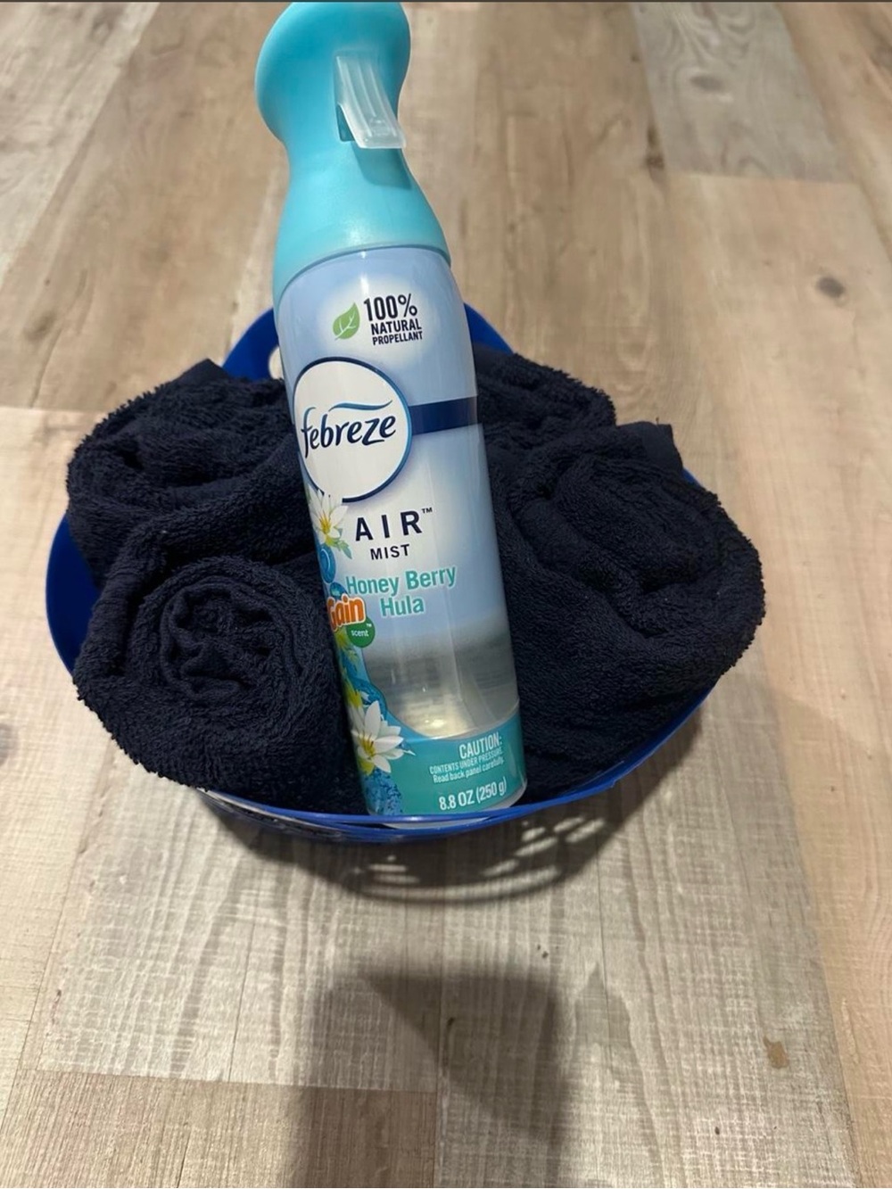 Comfort Bay Blue Spray Bottle with Navy Towels
